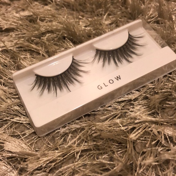 B3G1 Free! 1 Pair of Lashes
